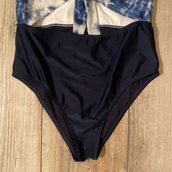 Live Love Dream Swimsuit One Piece Navy Blue Cloud Size Medium - Picture 4 of 8